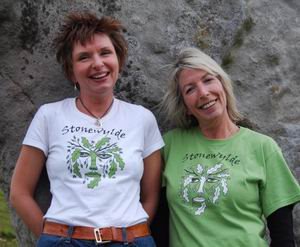 [kitberry+&+sujee+at+avebury.jpg]