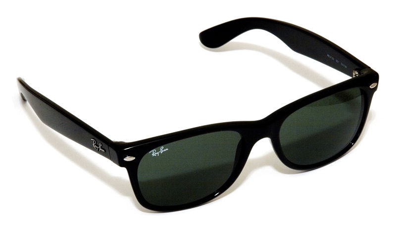 800px-RayBanWayfarer.jpg