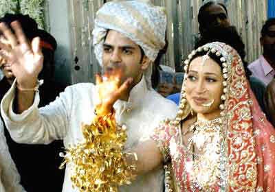 Indian Bollywood & Tollywood Couples: Karishma Kapoor Wedding Albam