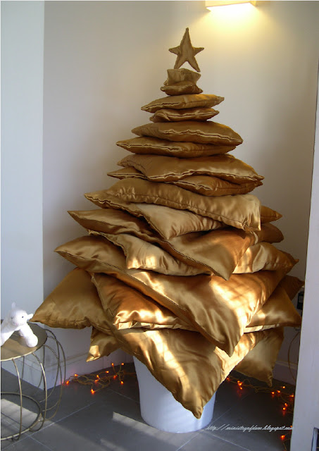 ÁRBOL DE NAVIDAD DORADO. DIY