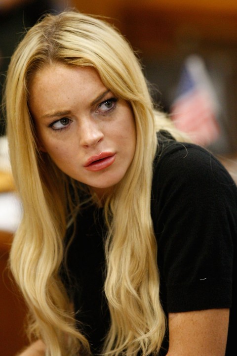 http://2.bp.blogspot.com/_5MwaaS2L6UA/TDRDFIE19xI/AAAAAAAAODo/9MyUAlqcQsQ/s1600/0706-lindsay-lohan-court-10-480x720.jpg