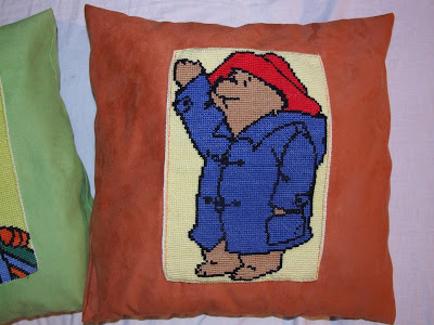 cross stitch pillow bert and ernie poduszka wzór krzyżykowy