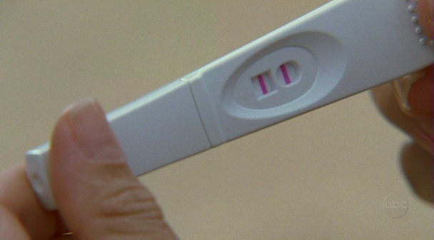 Existen dos tipos de pruebas de embarazo, por sangre y por orina. Por orina: