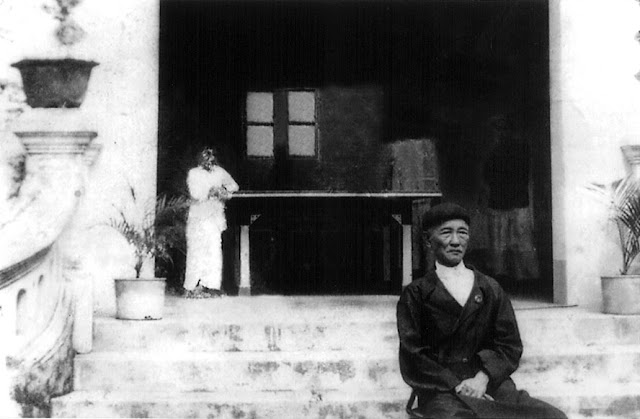At his An Cựu residence in 1932