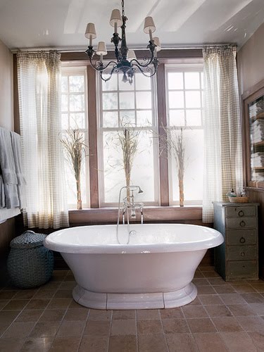 [rdekko_bath_chandelier.jpg]