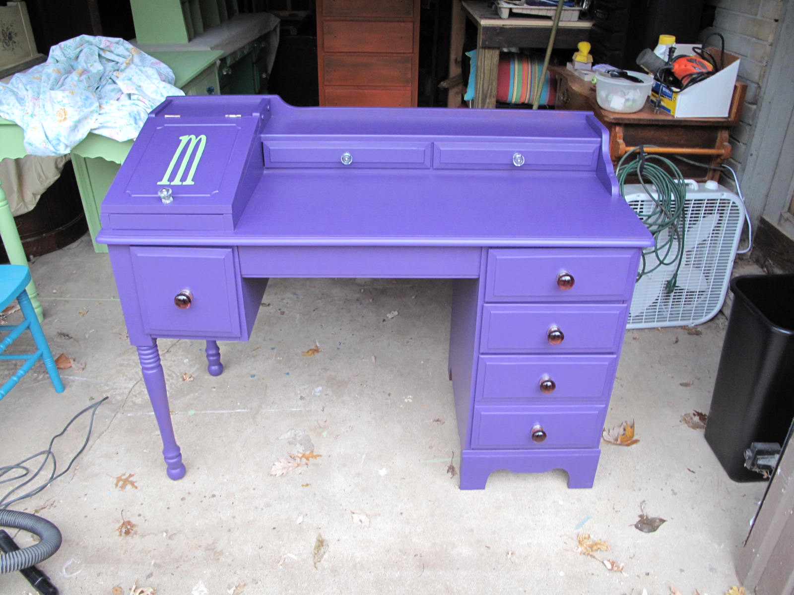 kids purple desk