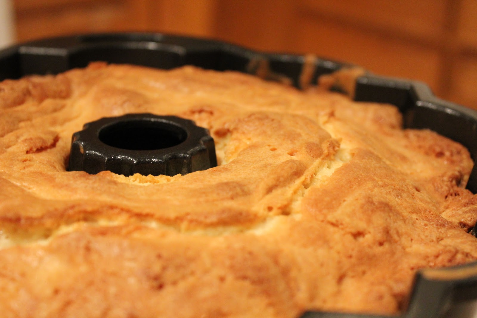 What's Up Cupcake? Sweet Treats Saturday Cream Cheese Pound Cake