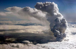 Letusan Gunung di Islandia 4