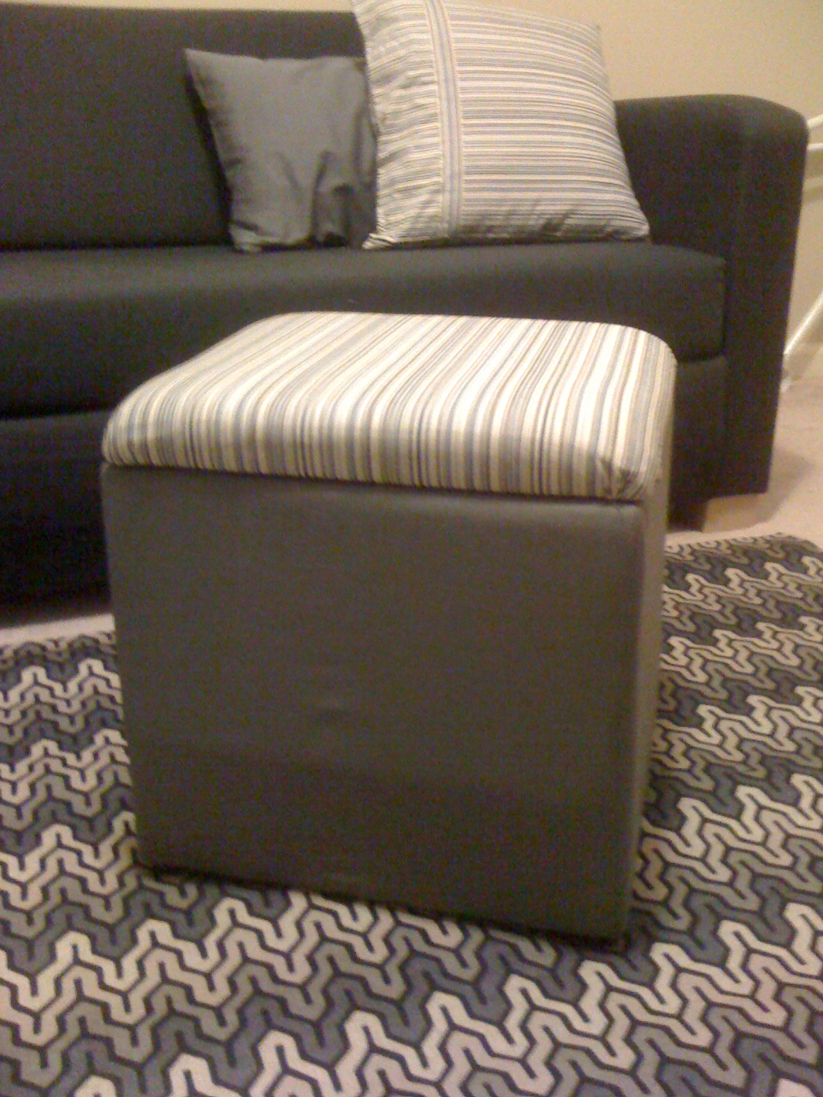 Remodel This House Reupholster Ottoman 101