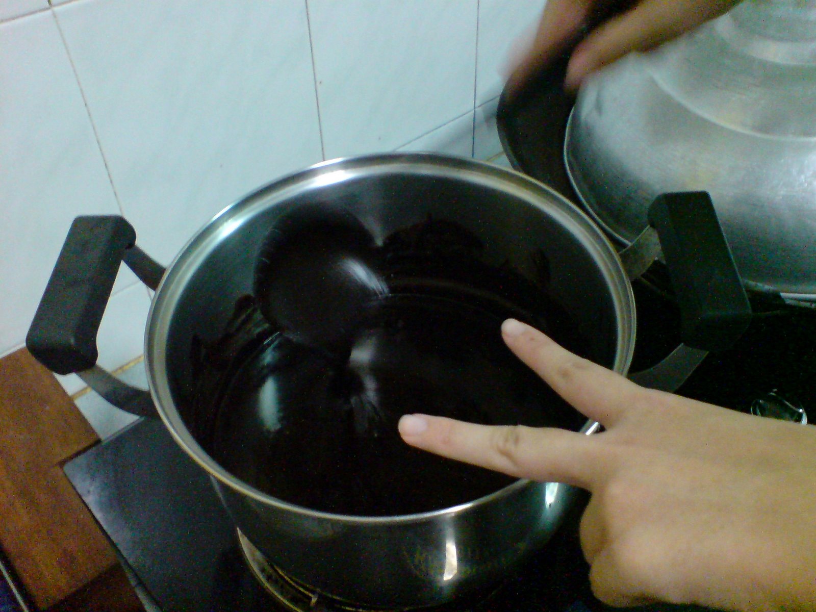 [Hmm..Yummy..Melted+chocolate.jpg]