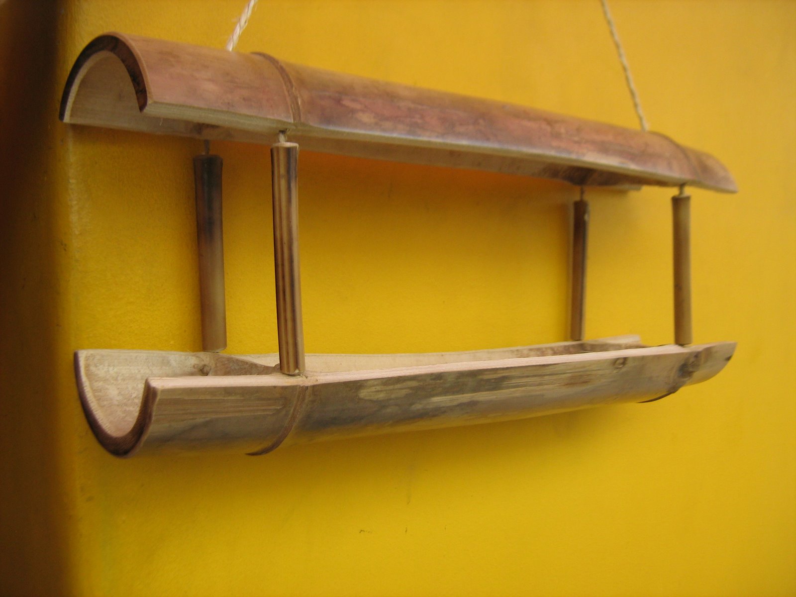 [comedouro+bambu.jpg]