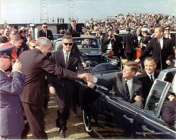 11/18/63: JFK did NOT order the agents off the car!