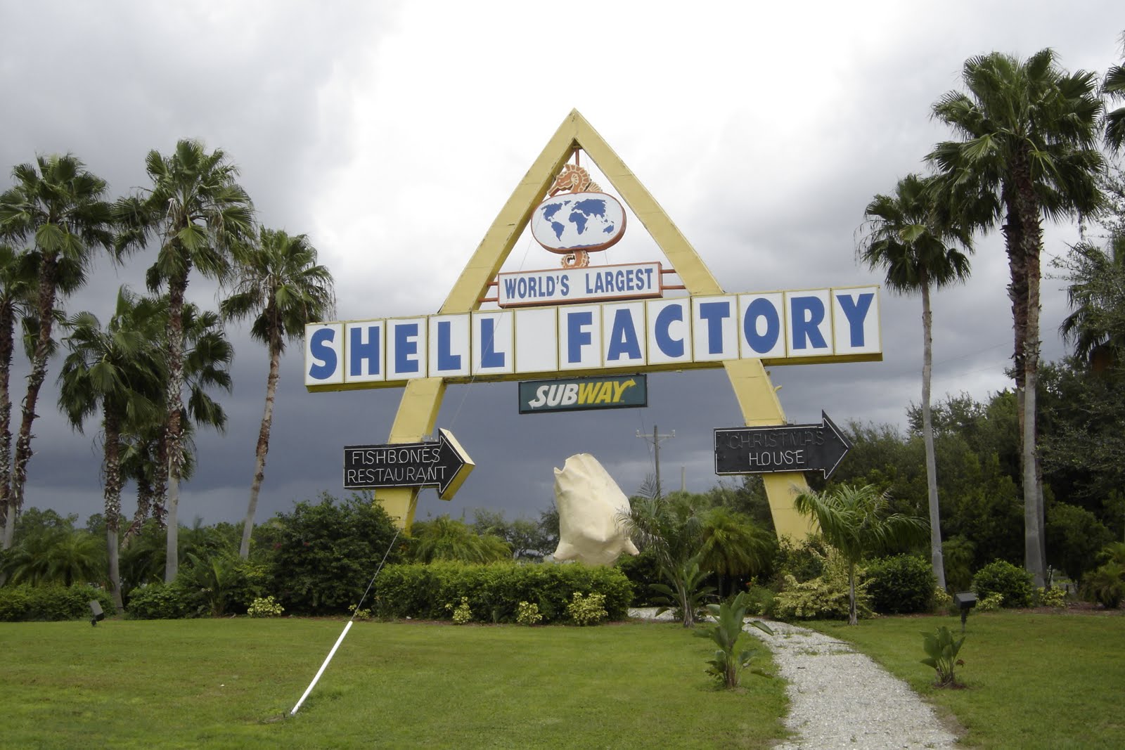 Places To Go, Buildings To See Shell Factory North Fort Myers, Florida