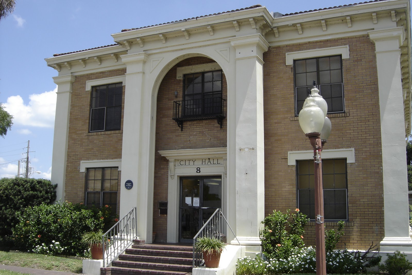 Places To Go, Buildings To See City Hall Fort Meade, Florida