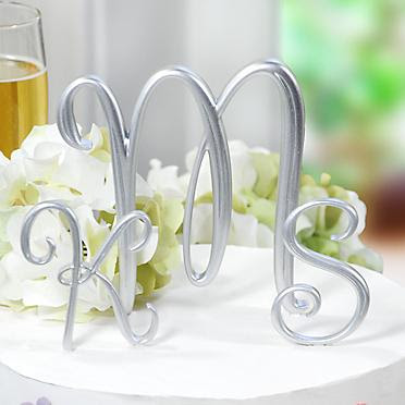 A non traditional yet very chic wedding cake topper
