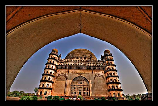 Gol Gumbaz, Bijapur, Karnataka Gol+Gumbaz,+Bijapur,+Karnataka The Incredible India: 90 Spectacular Photos