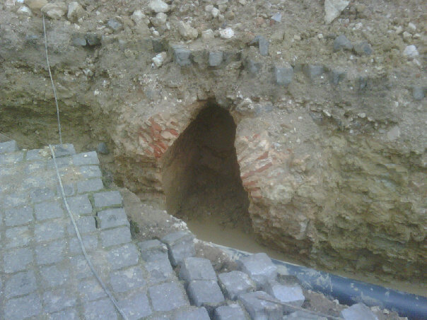 [acesso_a_cripta.jpg]