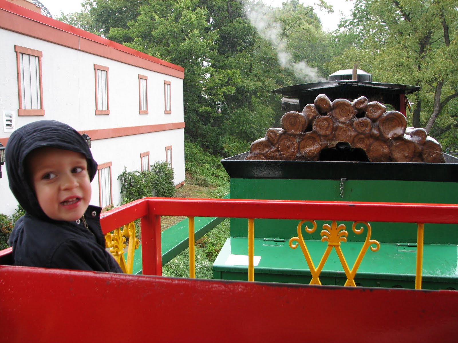Jeff, Betsy, Josh, Katelyn, Meka & Medina Hershey Park Happy!