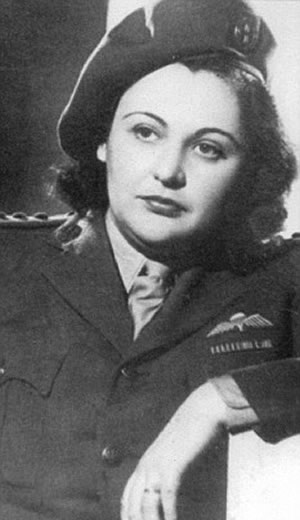 Nancy Wake est morte   Nancy+Wake+in+uniform+army+portrait+photo+2+vintage