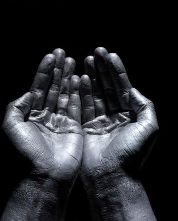 [Hands.jpg]