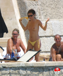 Anna Friel Topless