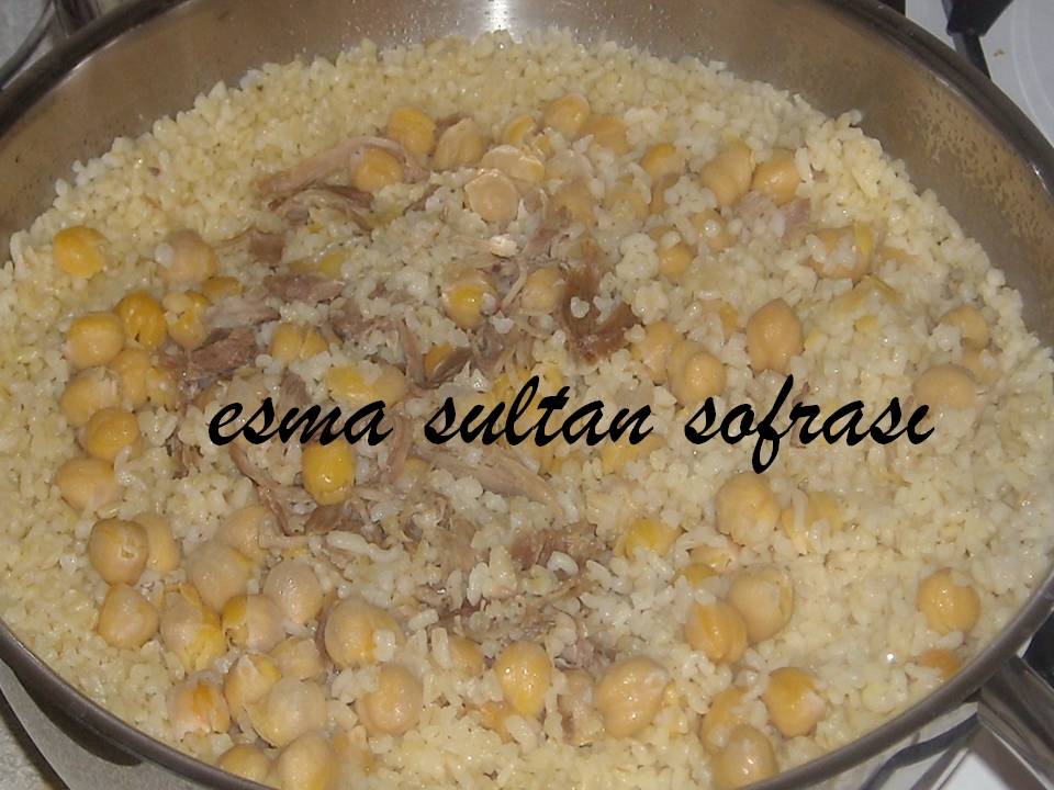 Esma Sultan Sofrası ETLİ NOHUTLU BULGUR PİLAVI