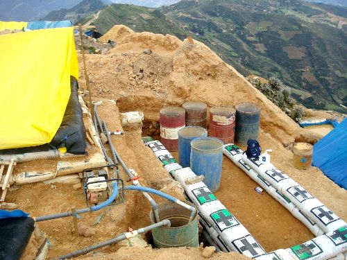 Policía decomisa 500 kilos de cianuro a mineros de Algamarca