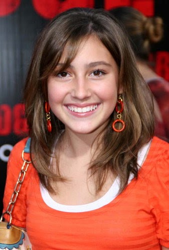 Hot on internet: Hot & Beautiful Lady Taylor Dooley Picture and Bio