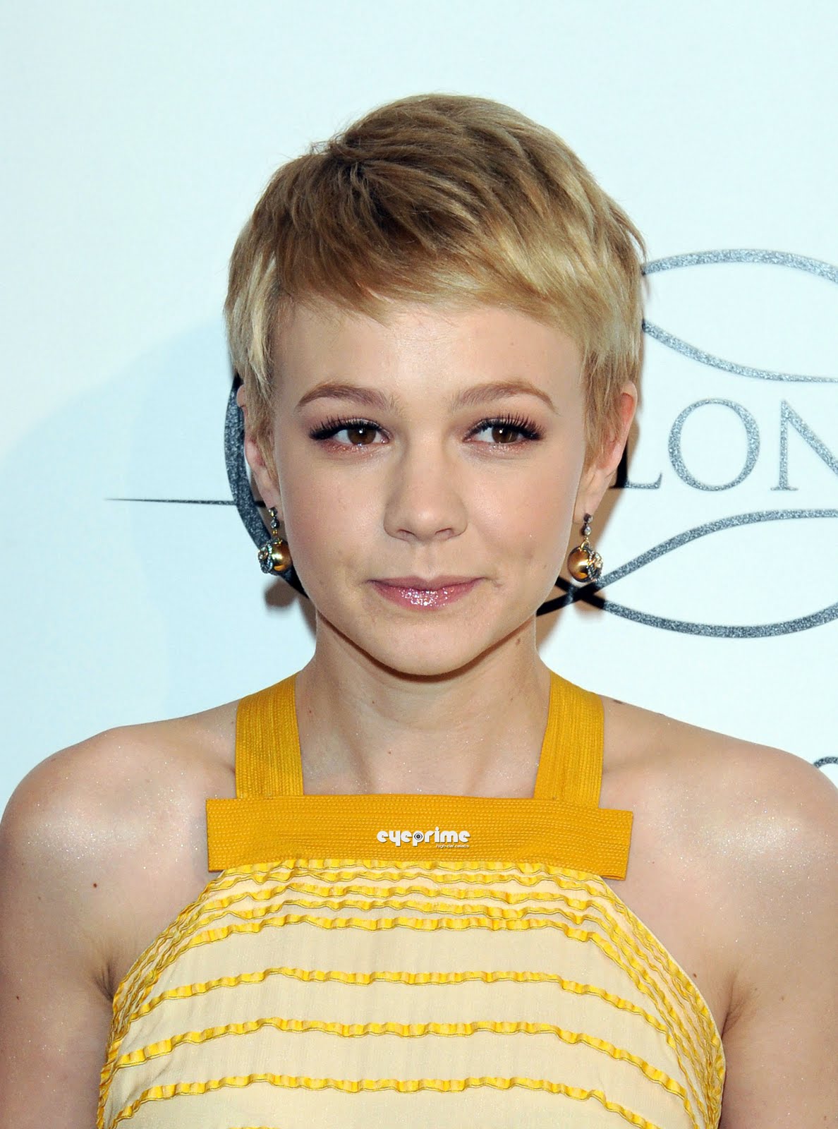 http://2.bp.blogspot.com/_6A8j2EQmANk/S8bYT-eiaJI/AAAAAAAABaQ/nRJI-OKIXME/s1600/Carey+Mulligan6.jpg