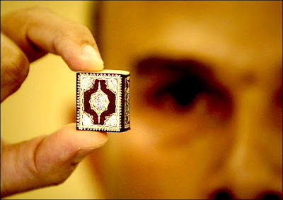 World's smallest handwritten Holy Koran! (Photo)