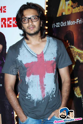 Bollywood celebrities at Anjana Anjani special screening pictures