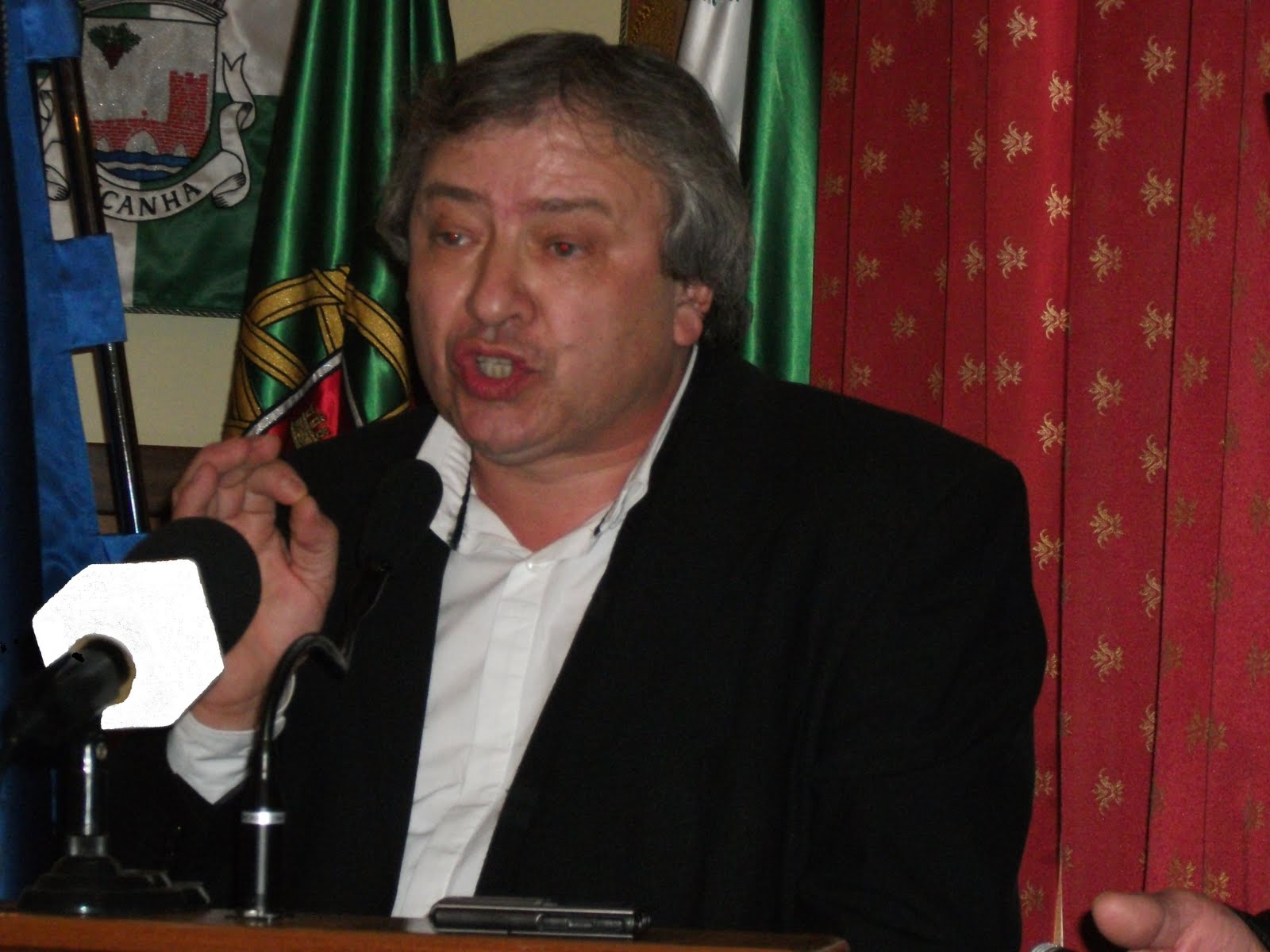 [DSCF0060_Dr+SimÃµes.JPG]