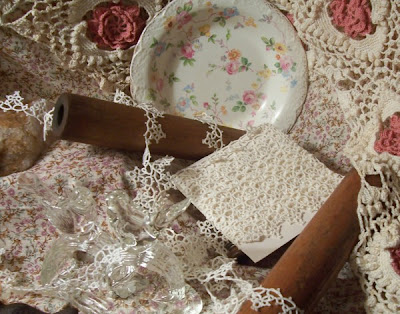 Flower Kit Giveaway and A Tutorial for Decoupaged Lace - Urban Comfort