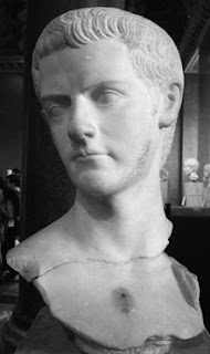 Caligula Peru
