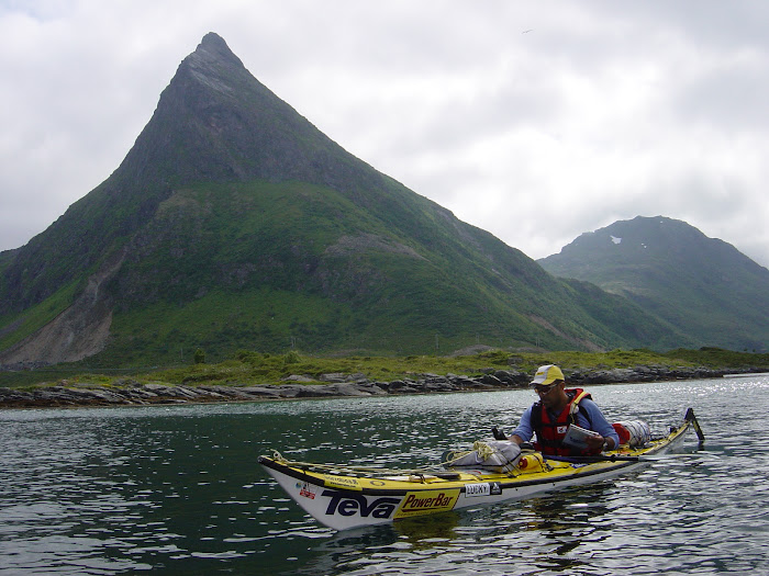 Kayaking in Loffoten Island