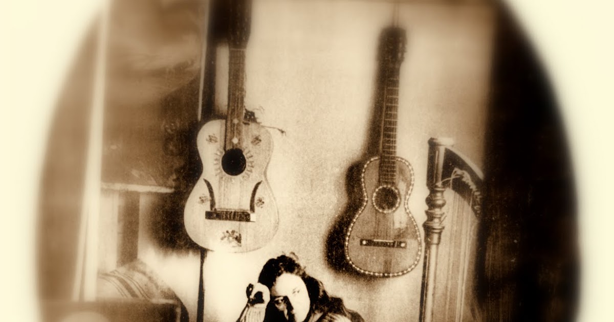 solitary dog sculptor Music Violeta Parra Ojos Azules Lyrics