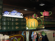 Tea Wares - Mini Teapots & Pineapple Teapot