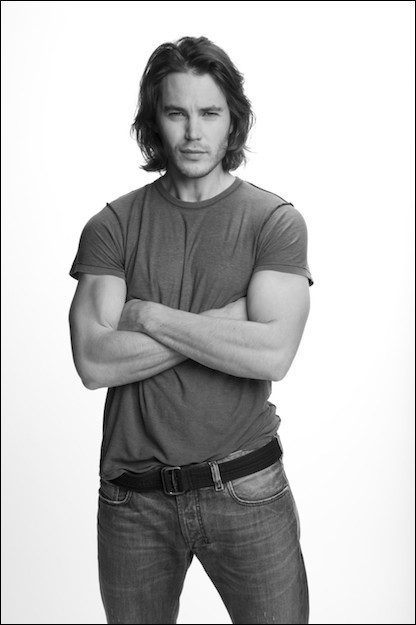 Taylor-Kitsch-taylor-kitsch-6322689-416-625.jpg