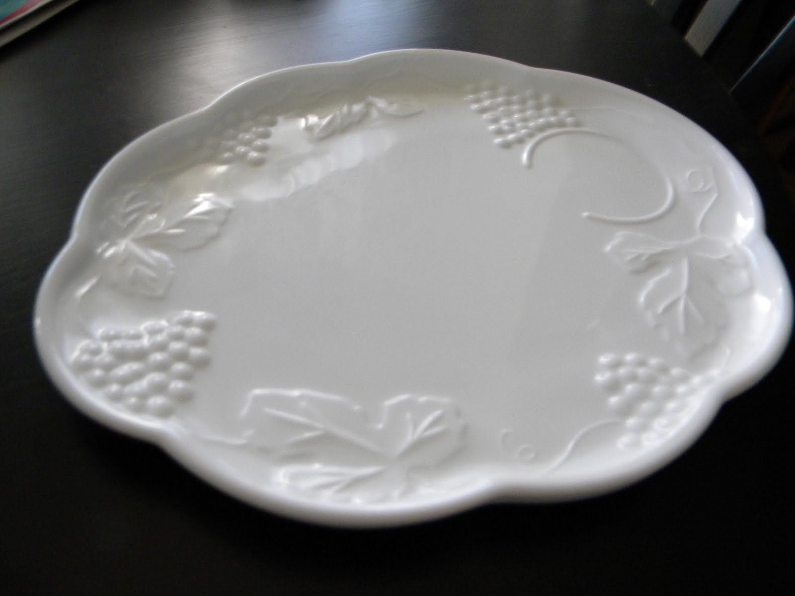 daze of grace Milk Glass Luncheon Plates?