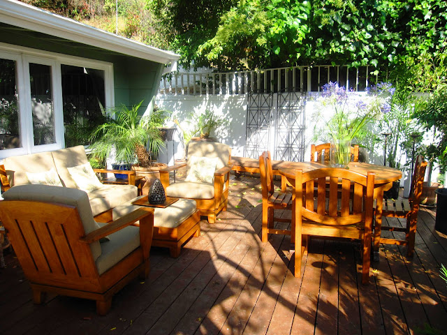 Monochromatic brown and tan deck