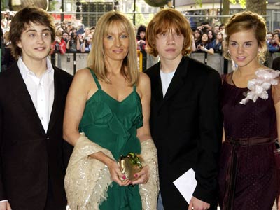 [Potter+Cast+and+JK+Rowling.jpg]
