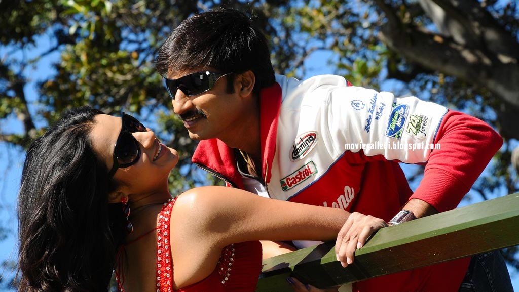 [sankham-movie-trisha-Gopichand-08.jpg]