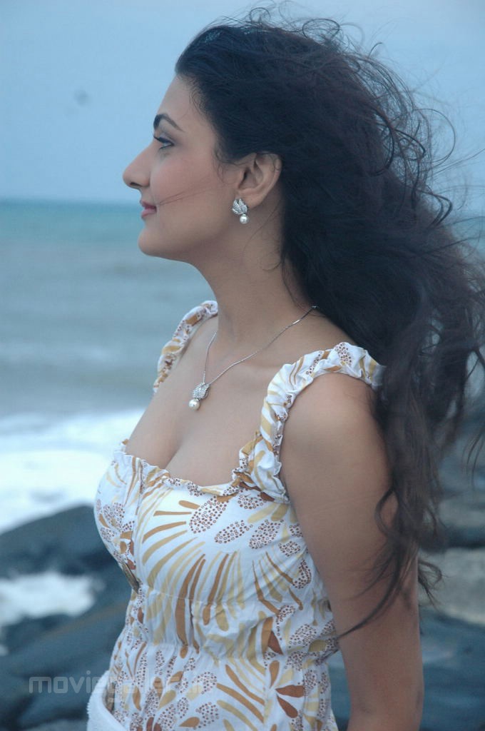 http://2.bp.blogspot.com/_6Vr9b9OoZno/TQ2kcq2IzGI/AAAAAAAAHWo/vrABsAulz_Q/s1600/tamil_actress_neelam_hot_stills_photos_05.jpg