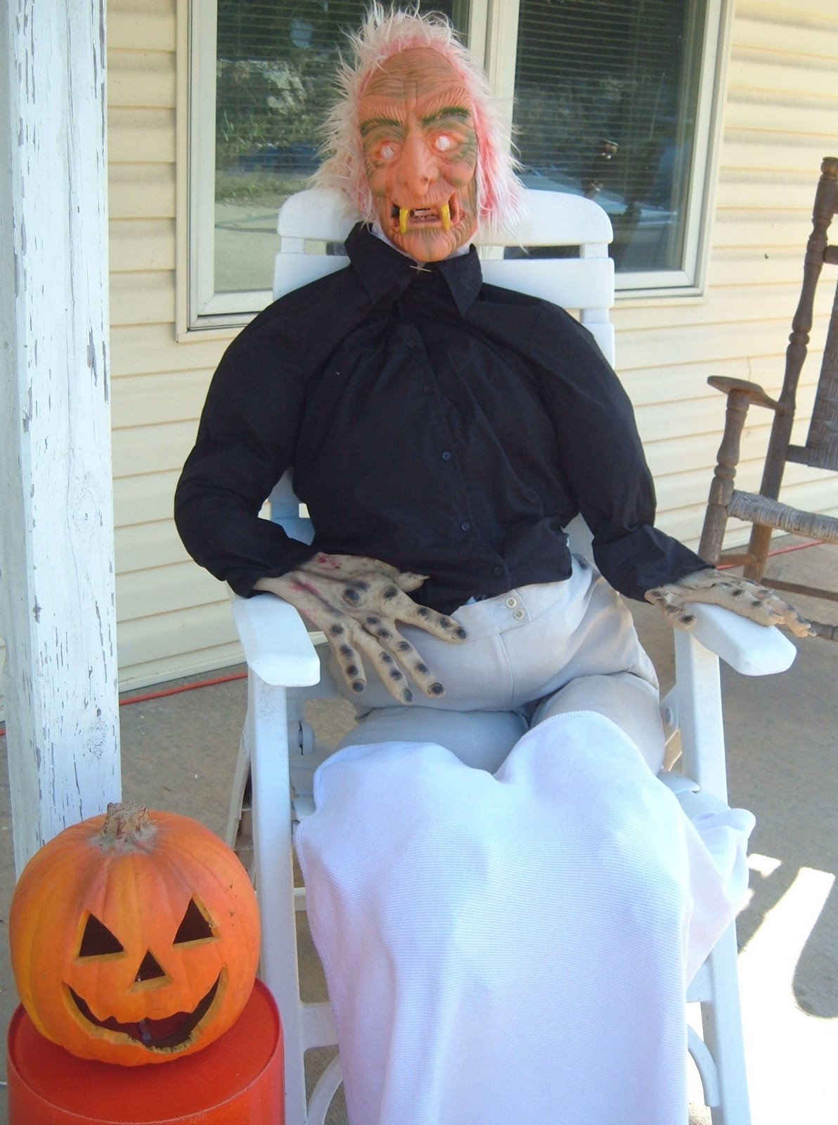 [Halloween-3.JPG]