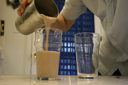 Milkshake: the making of....pouring time