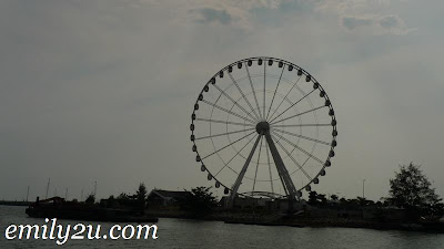gigantic Ferris wheel
