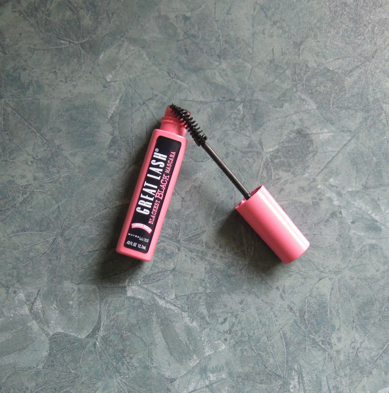 Review Maybelline Great Lash Blackest Black Mascara with curved brush