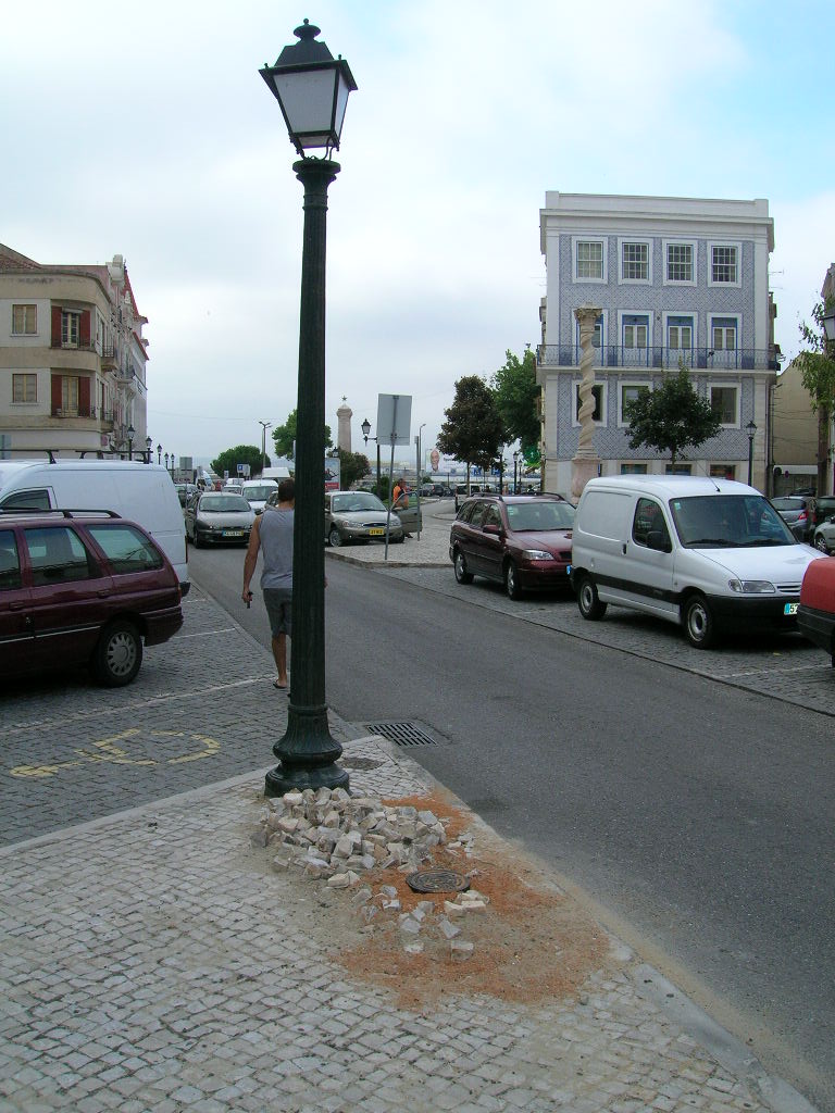 [Obras+poste.JPG]