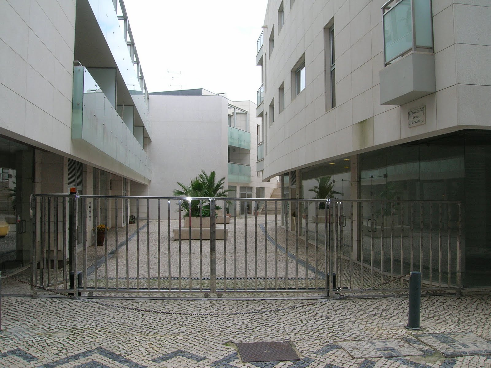 [Trav.R+Dr+Calado.JPG]