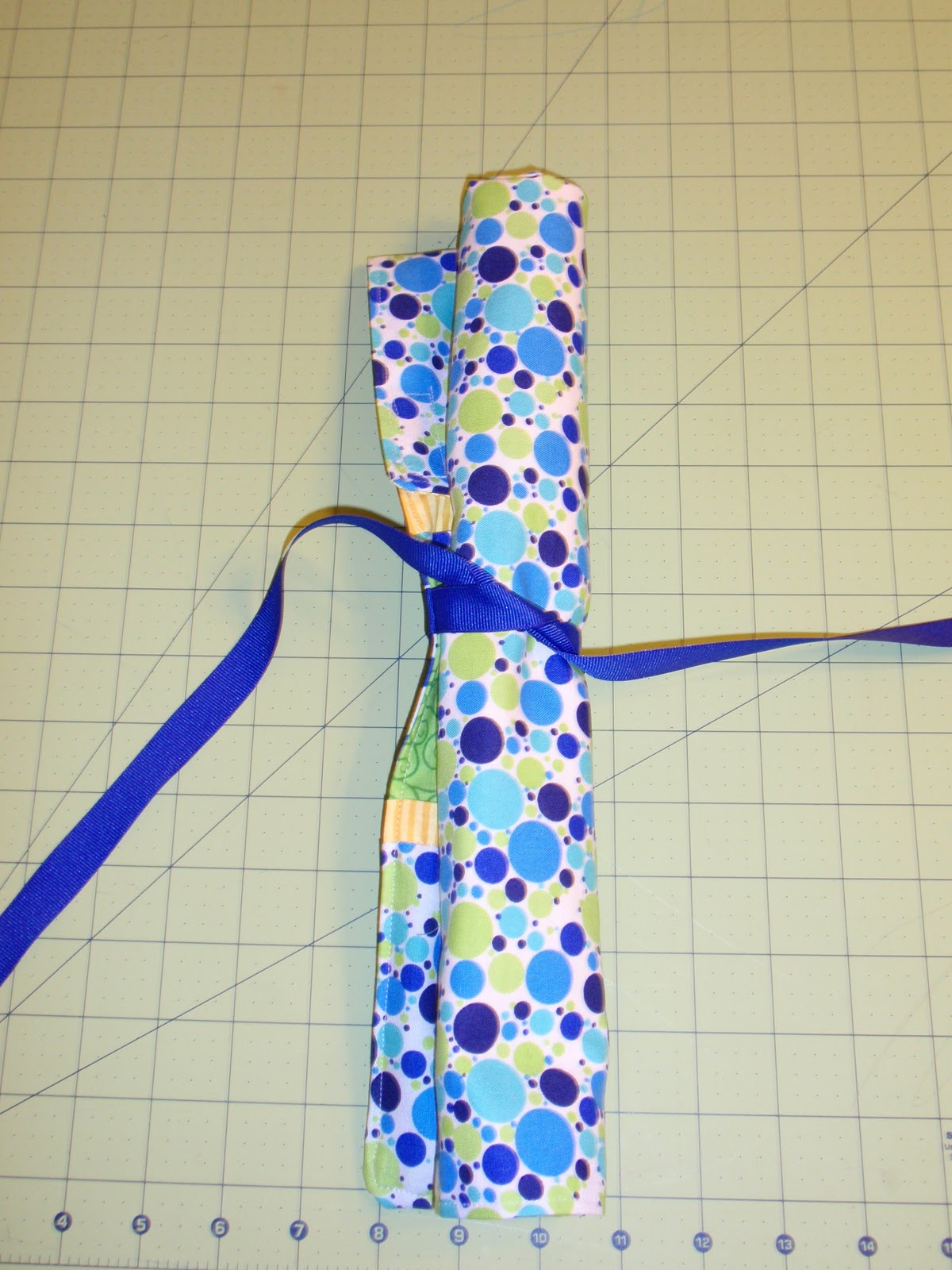 Diary of a Crafty Lady Knitting Needle Roll up Holder Tutorial